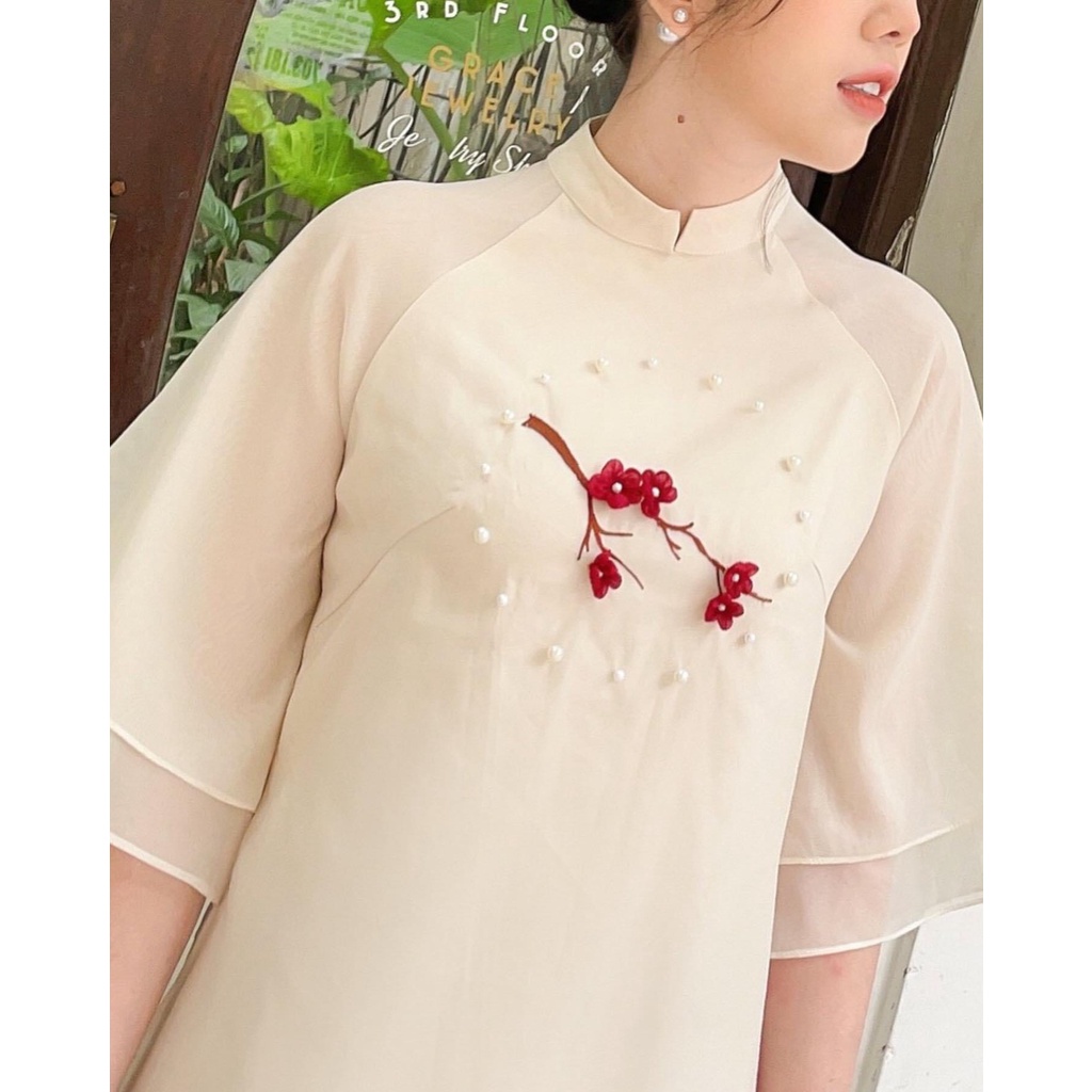 Áo Dài Cách Tân Trắng Thêu Hoa Mai