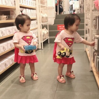Bodysuite giả đầm bé gái siêu nhân kèm khăn choàng lưng
