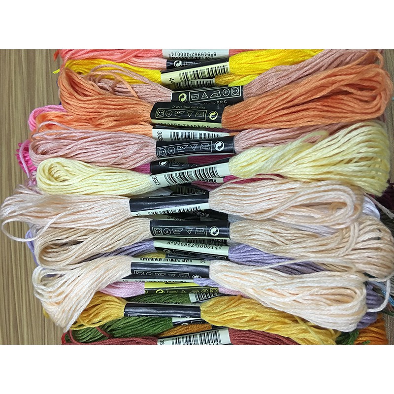 Set cuộn chỉ thêu nhiều màu sắc chất liệu cotton