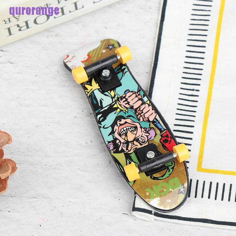 qurorange 5PC Kids Children Mini Finger Board Fingerboard Skate Children Gifts Toy UJS