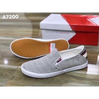 Giày slipon nam dạng lười sang trọng.