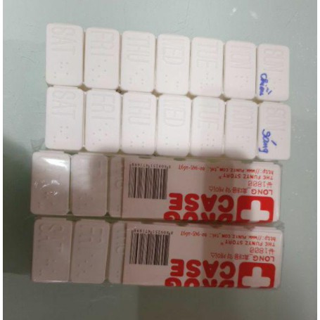 Hộp đựng thuốc 7 ngày màu trắng có chữ nổi tiện dụng (SP081206)