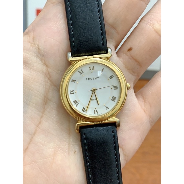 Đồng hồ si nữ hiệu Seiko, cọc số la mã dây da