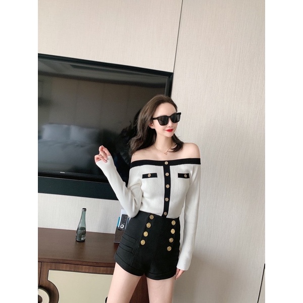 Áo len nữ chễ vai dáng ôm thiết kế đơn giản và sang trọng thương hiệu thời trang cao cấp Balmain mẫu thu đông 2021