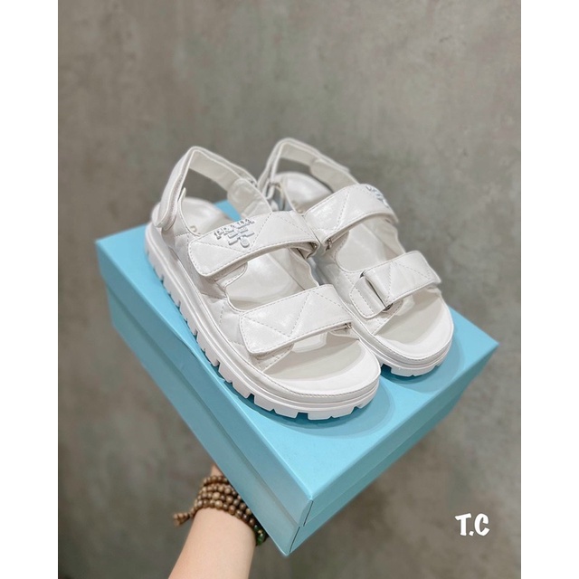 Sandal prada 2 quai dán mai phương bùi