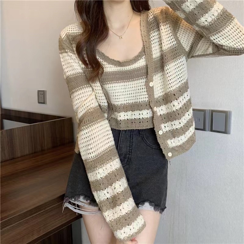 set áo 2 dây len kèm áo khoác ngoài dễ thương họa tiết kẻ sọc