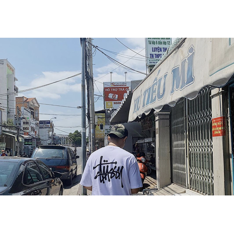Áo thun tay ngắn in chữ STUSSY màu trắng đen thời trang năng động cho nam | BigBuy360 - bigbuy360.vn