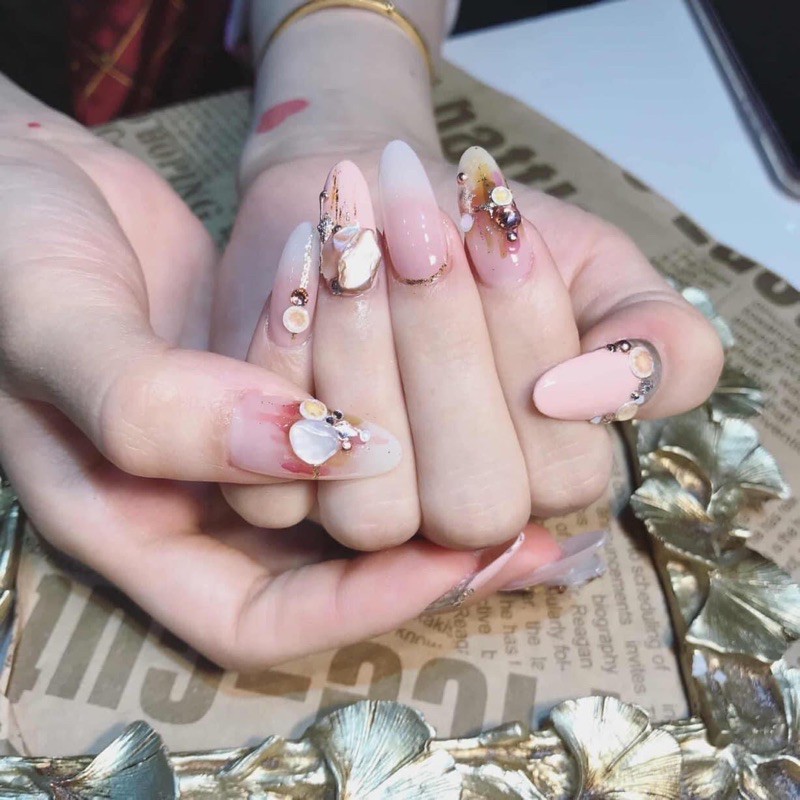 Sỏi trắng gắn móng mix kim loại - Phụ kiện nail