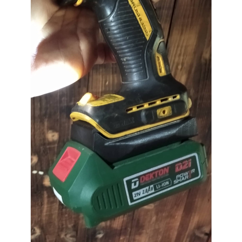 Đế Chuyển pin Dekton D21 cho máy Dewalt 20v