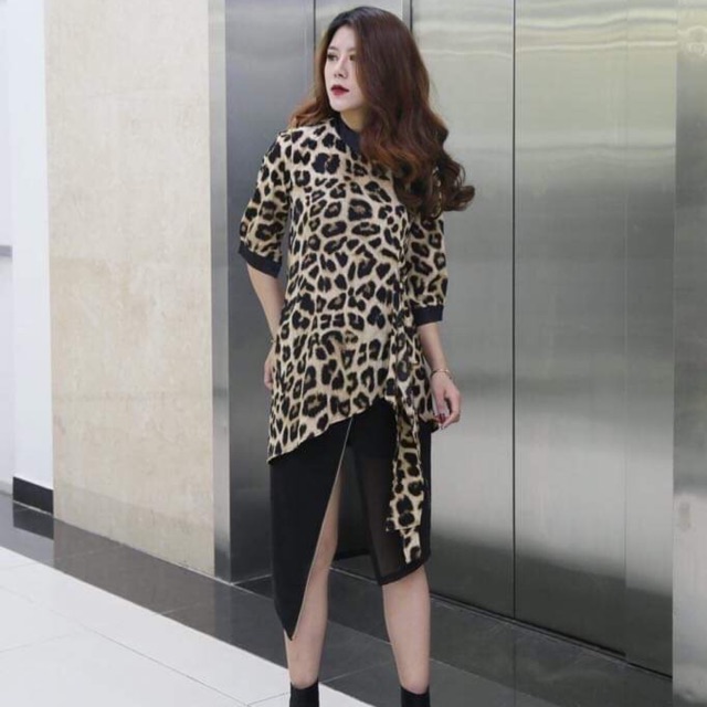 Áo hoạ tiết báo CChat Clothes mặc được nhiều kiểu(ảnh thật)