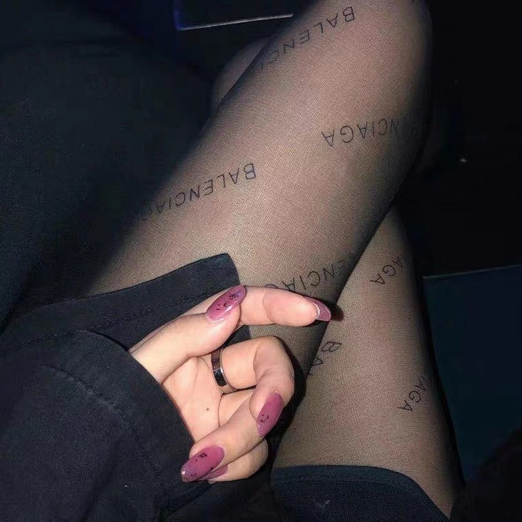 Quần legging in chữ quyến rũ dành cho nữ