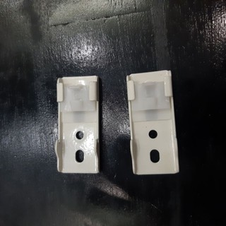 Phụ kiện lắp thanh ray treo rèm (ke bát)