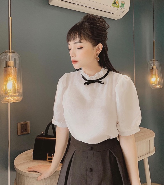SET ÁO SƠ MI PHỐI NƠ CỔ KÈM CHÂN VÁY XẾP