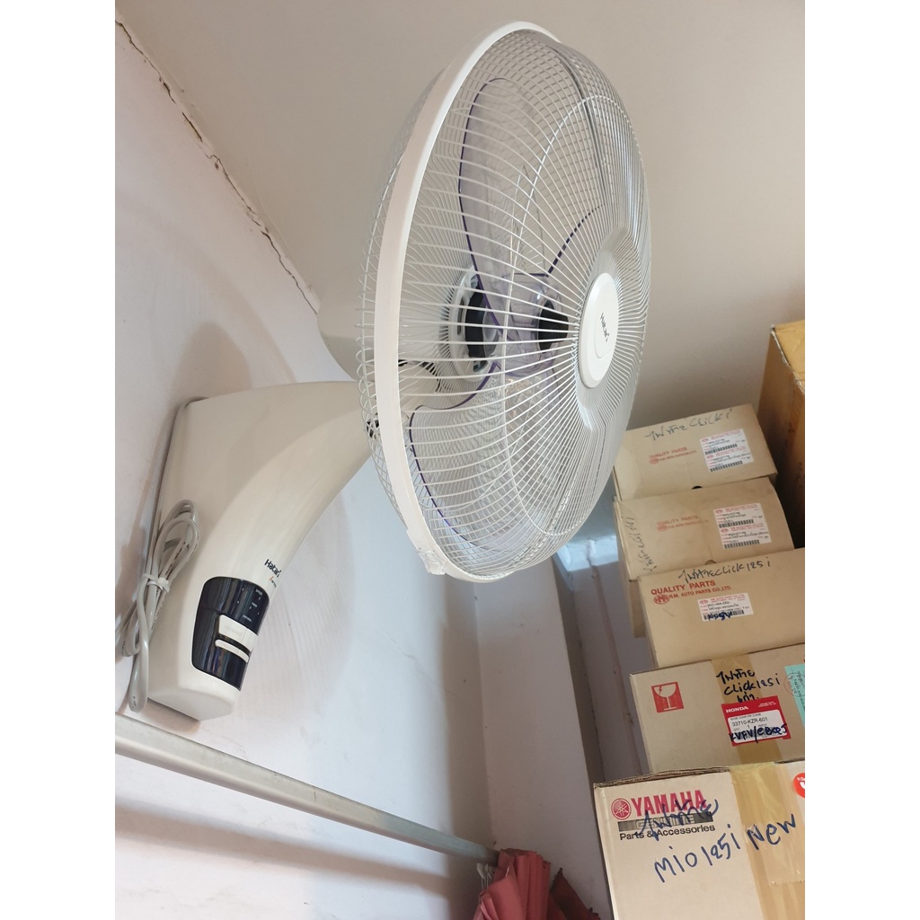 Quạt treo tường Hatari W18R1 - Thái Lan - Có điều khiển từ xa  - Hàng chính hãng