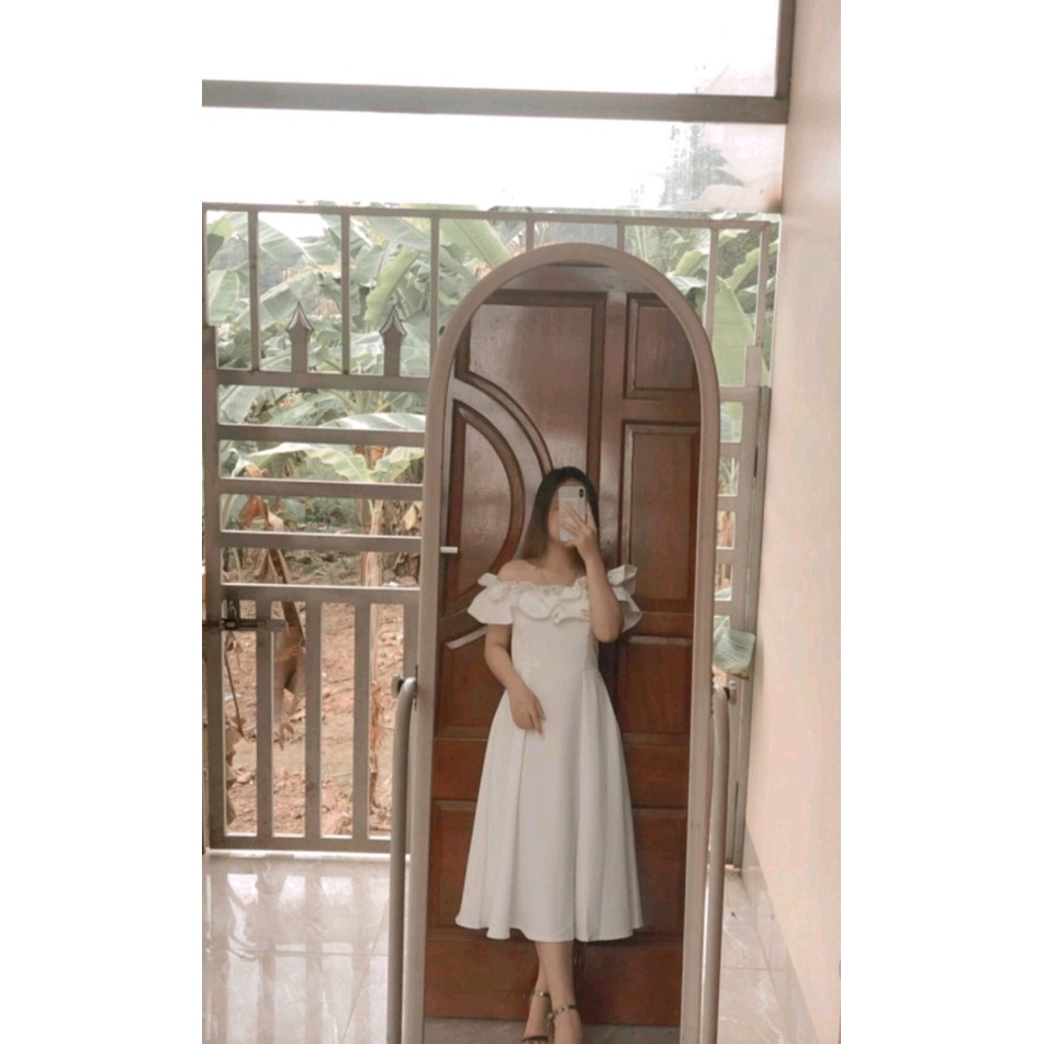 Đầm trắng trễ vai dáng xòe dự tiệc