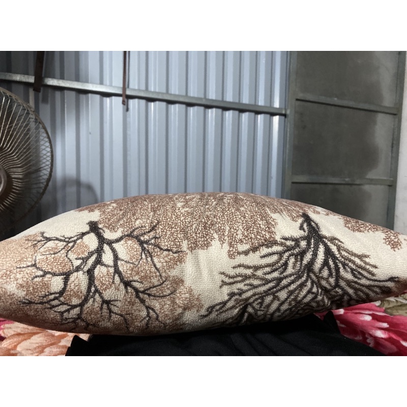 gối nhiều lớp bao phủ hàng hiệu