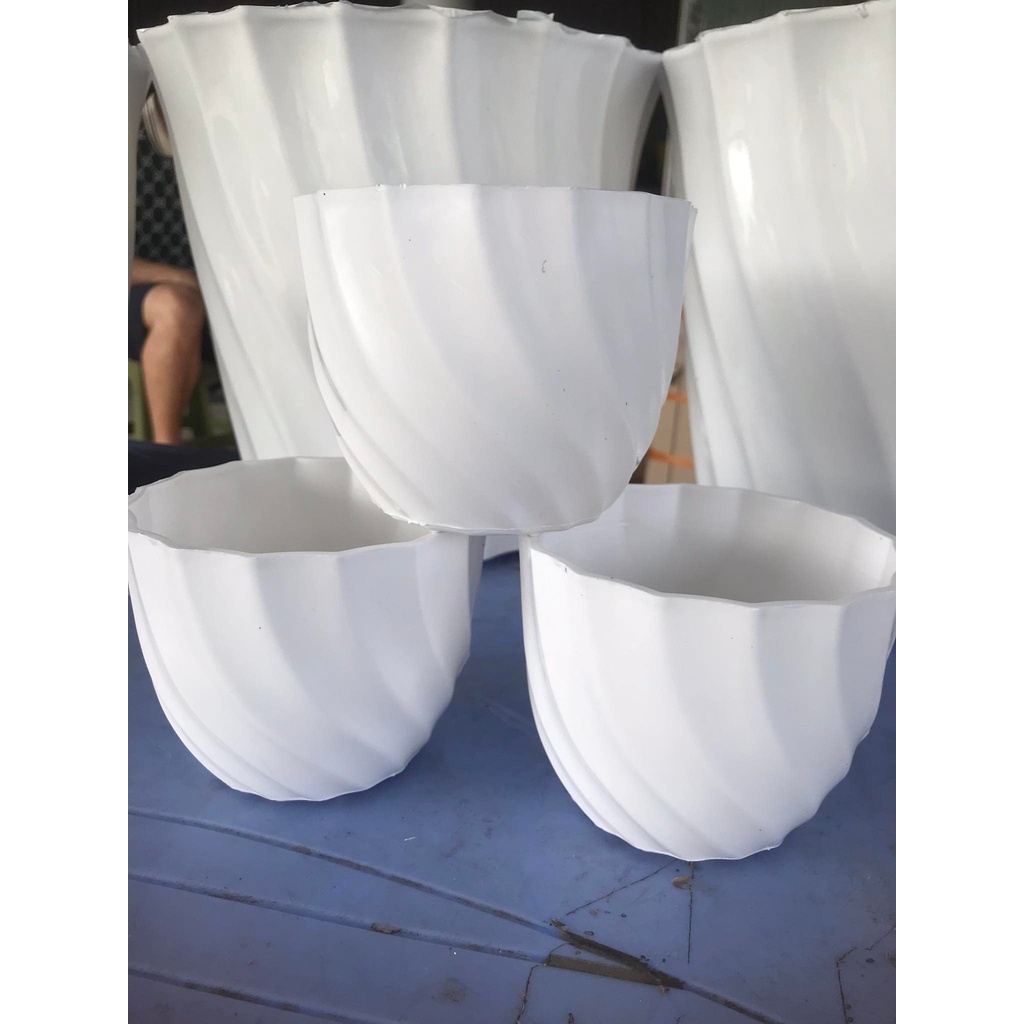 Chậu Trồng Hoa Hình ốc Xoắn mimi Màu Trắng KT 11x9x7cm