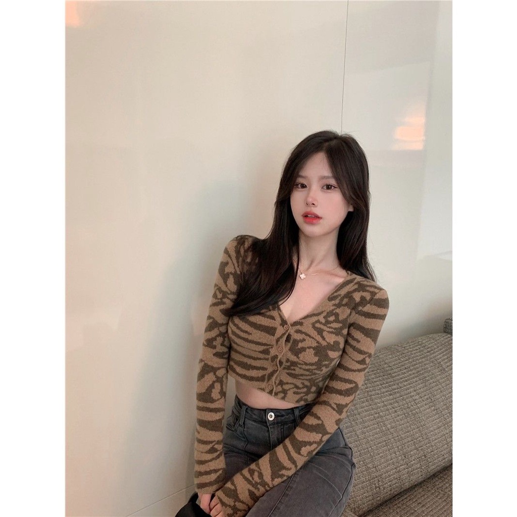 American vintage milk brown sweater female Spice Girl Leopard print cardigan V-neck navel short early autumn blouse with long sleeves