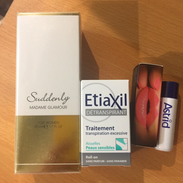 Combo sản phẩm nước hoa, lăn nách, son.