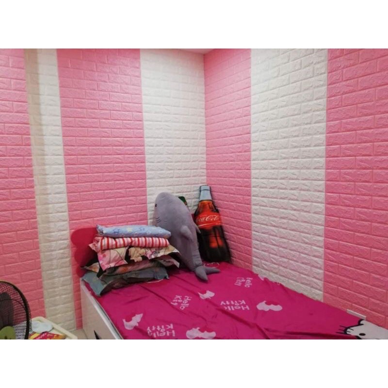 Miếng xốp dán tường giả gạch 3d 70x77cm