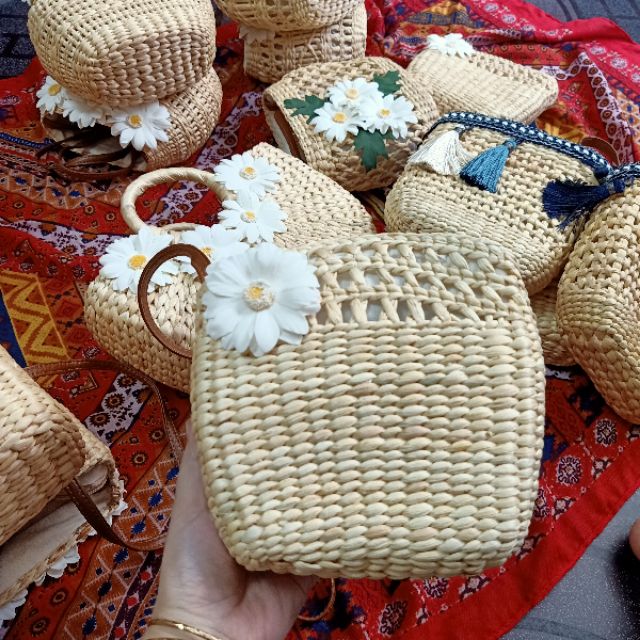 Túi cói 1 bông cúc quai chéo đi biển