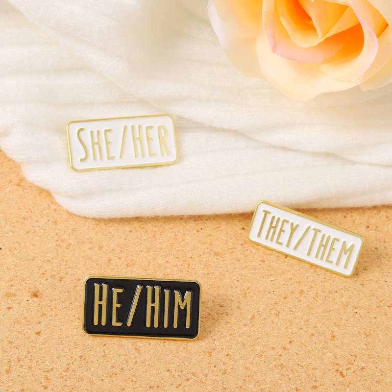 Ghim Cài Áo Hình Chữ Tiếng Anh Pronoun She/Her