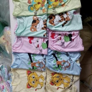 Combo bộ quần áo và yếm