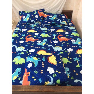 Ga trải giường kèm 2 vỏ gối nằm khủng long nhí mẫu mới 1M6 X 2M