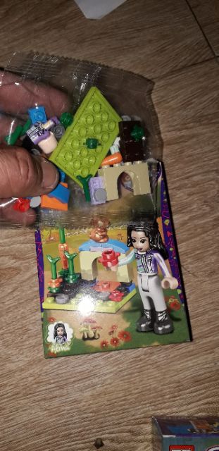 Lắp ráp 1 hộp LegoFriends Dạo chơi công viên 67005 có nhiều chi tiết bằng nhựa ABS
