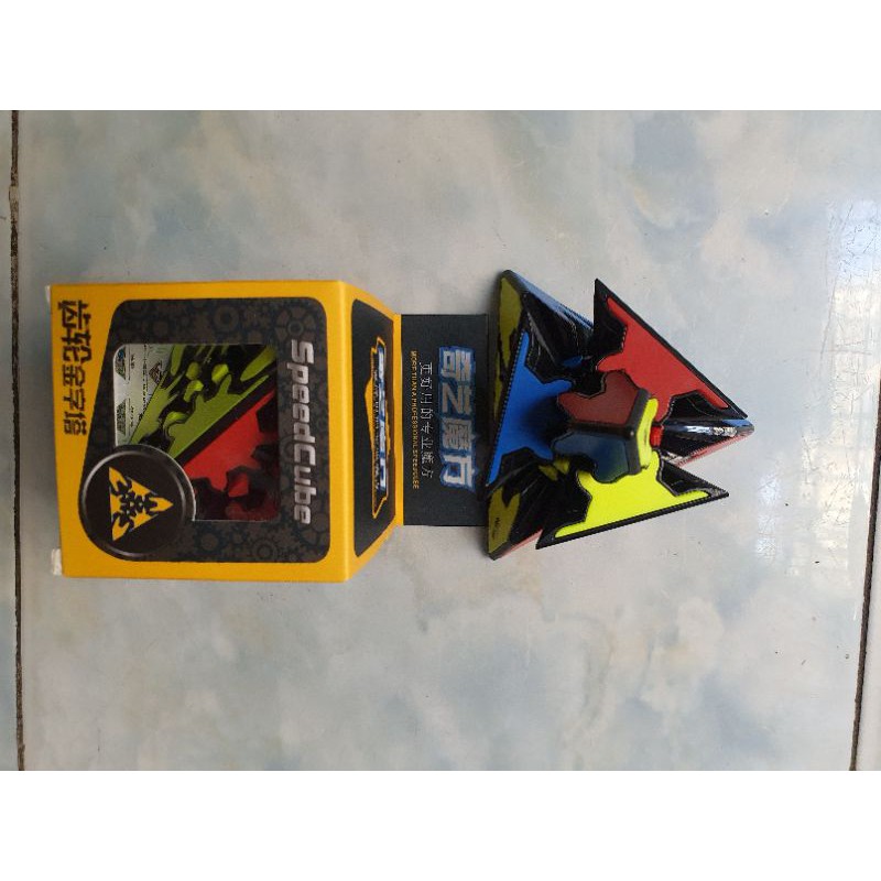 Rubik Qiyi Gear Pyraminx tiled