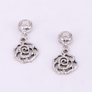 Charm treo hoa hồng