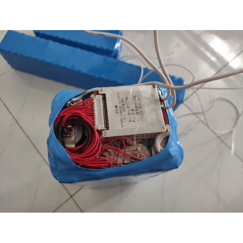 Pin xe điện 48v 12Ah Kèm Sạc