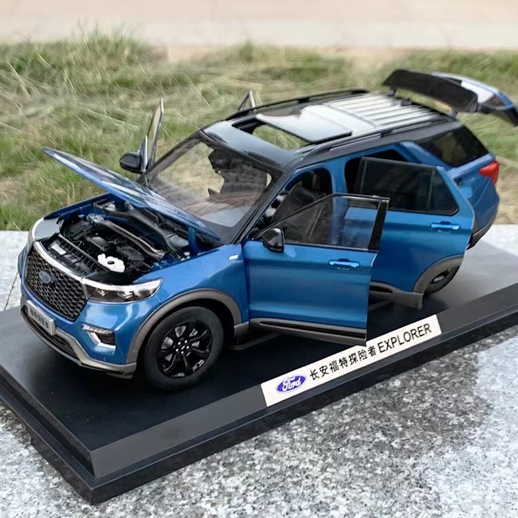 Mô hình  xe Ford Explorer tỉ lệ 1:18