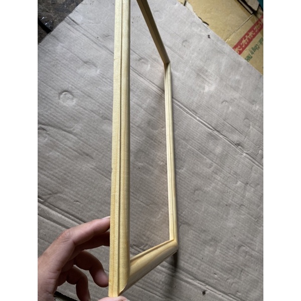 Khung ảnh gỗ thông sơn pu giá tại xưởng