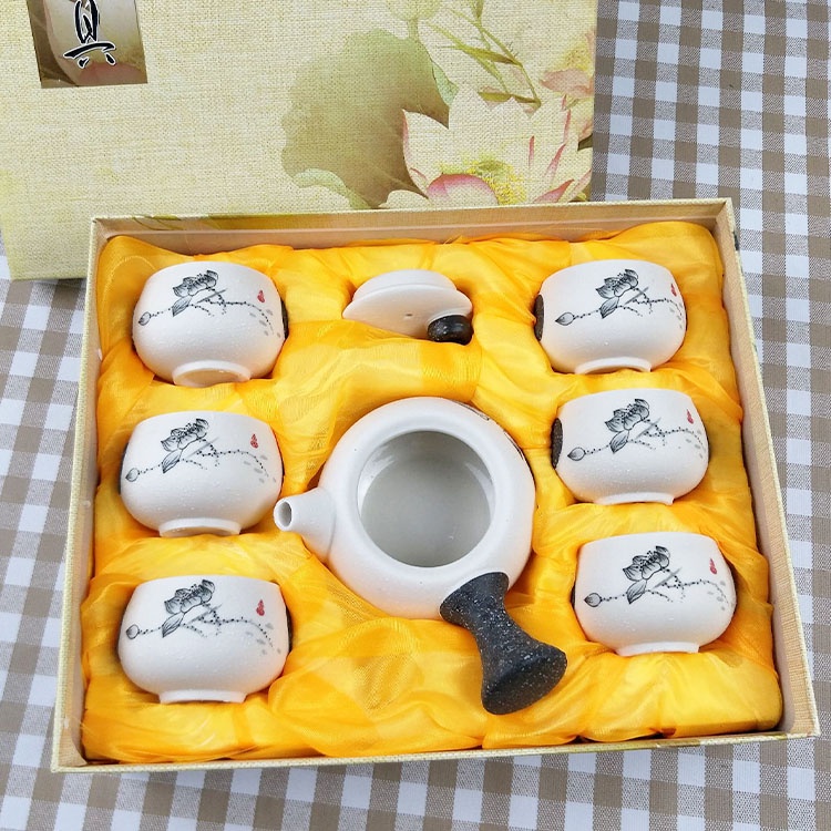Bộ ấm chén pha trà chén sứ cao cấp Sương Mai hoa văn hoa sen