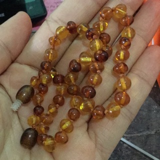 Vòng hổ phách cho bé