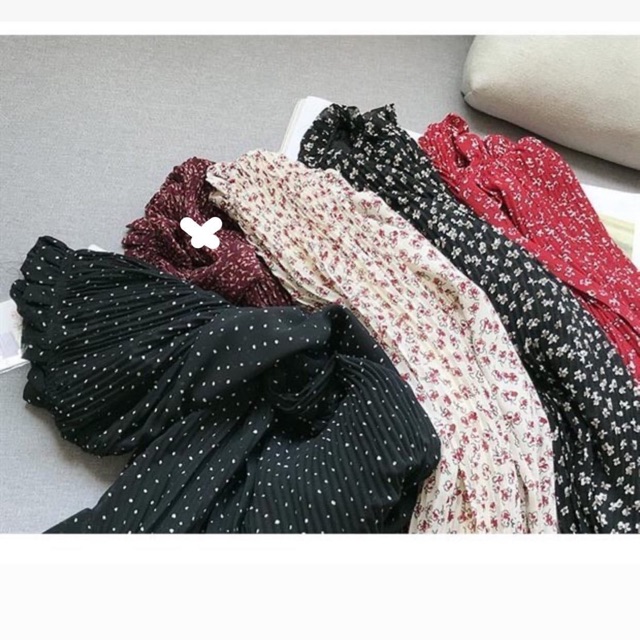 (ẢNH THẬT) Set Áo + Váy 2 Dây Ngắn Hoa Đỏ Tay Bèo Mặc Đi Tiệc Đi Chơi (Hình Thật) S035