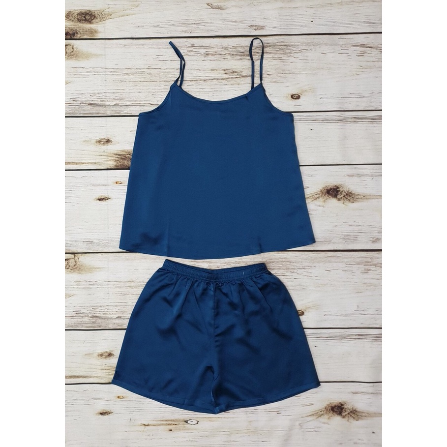 Bộ lụa áo dây quần ngắn chất lượng tốt vải mịn mát | BigBuy360 - bigbuy360.vn