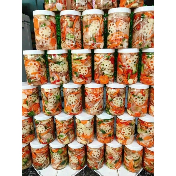 Tai heo ngâm chua ngọt