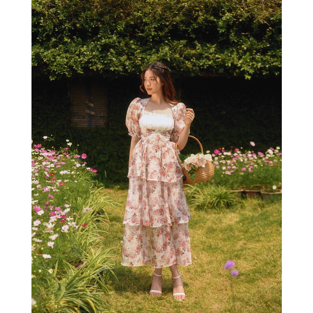 Váy hoạ tiết cổ vuông xếp tầng tay phồng The Peachy- Hailey Dress
