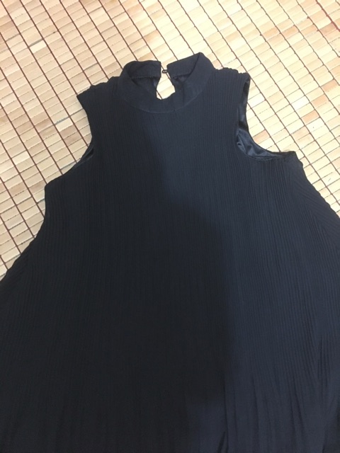 Váy ngắn ngang đùi