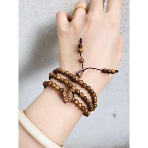 Chuỗi đeo tay trầm tốc mix thánh giá Chúa Giesu dành cho khách Công giáo