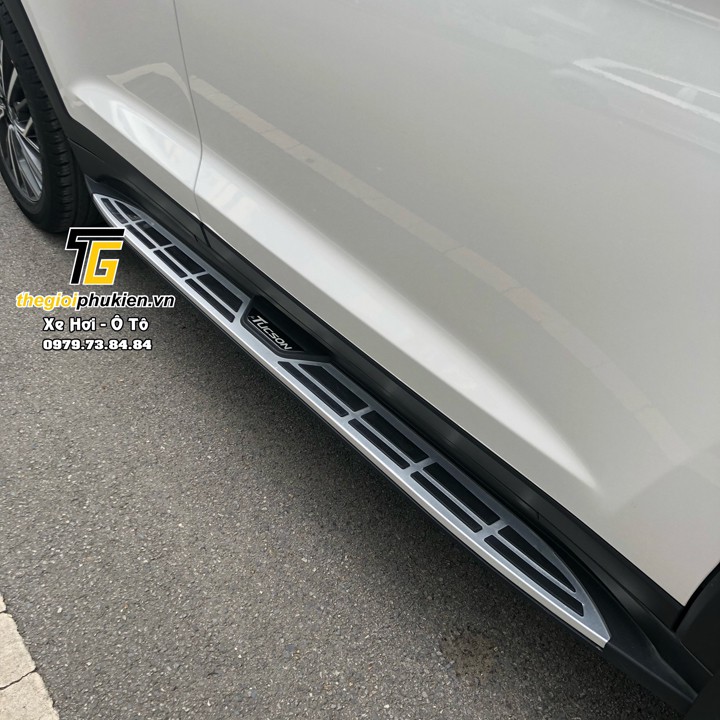 Hyundai Tucson 2016-2020 - Bệ lên xuống xe, bậc dẫm chân cho ô tô