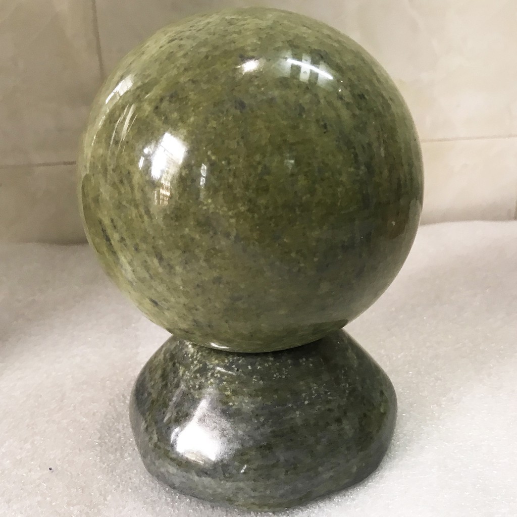Cầu bi phong thủy để bàn đá tự nhiên giá rẻ nhất đường kính từ 12 đến 13 cm cho người mệnh hỏa, mộc, thổ
