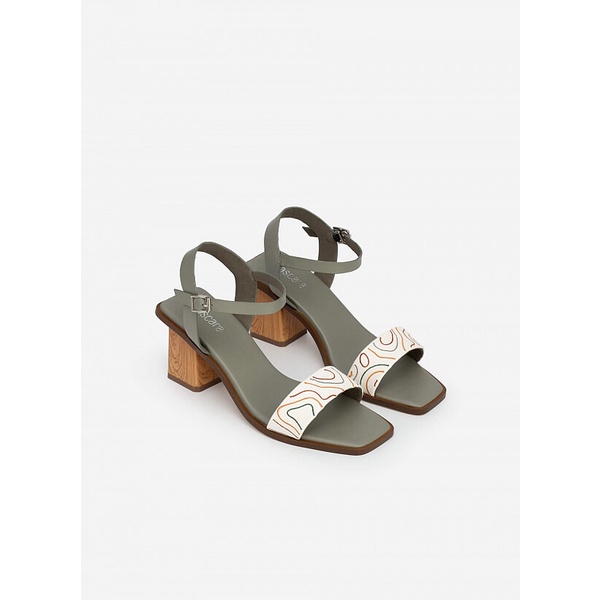 Vascara GIÀY SANDAL QUAI NGANG HỌA TIẾT RUỘNG BẬC THANG GÓT VÂN GỖ - SDN 0695 - MÀU XANH BẠC HÀ