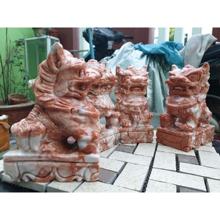 Tượng kỳ lân đá trấn thạch