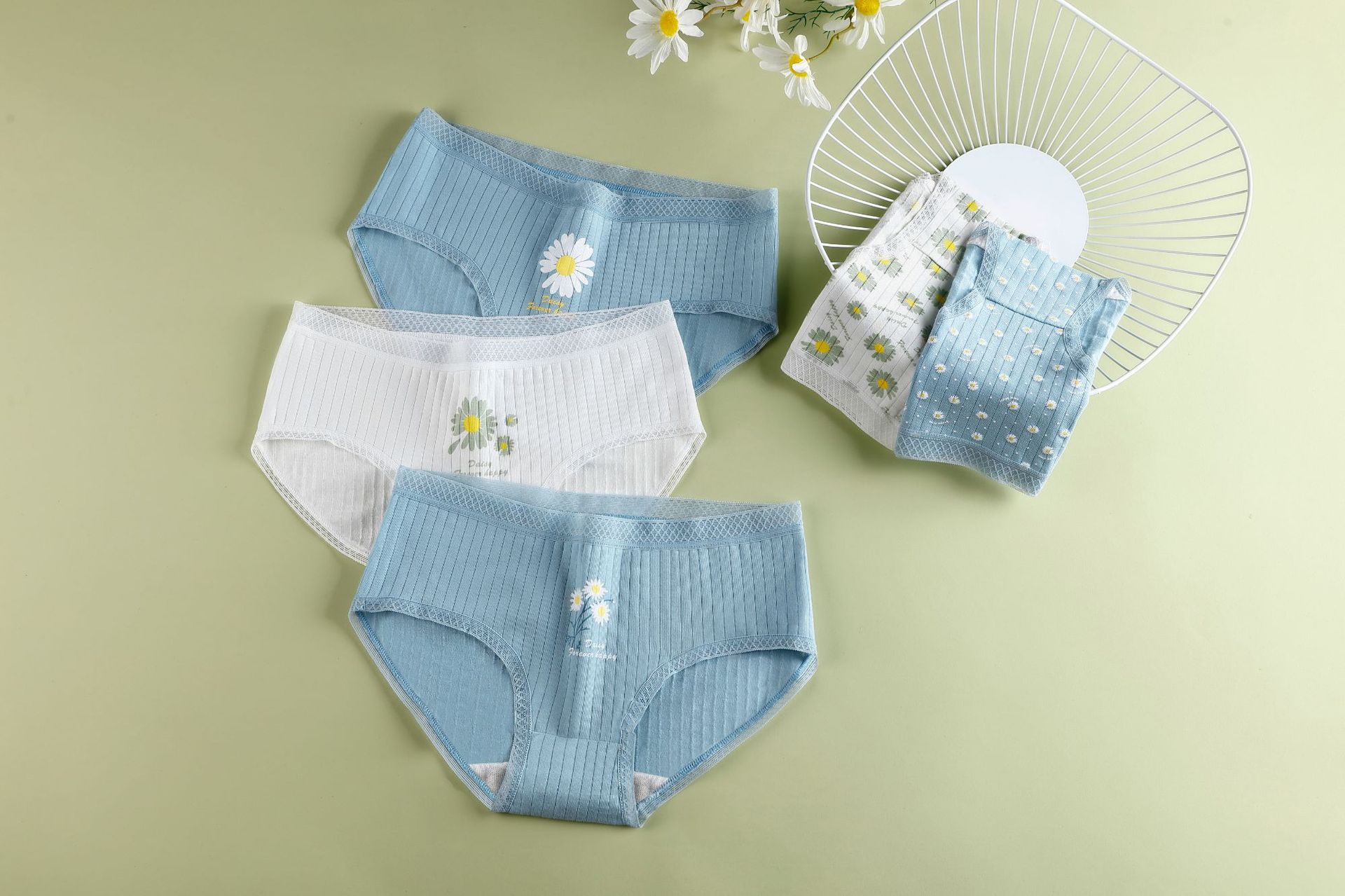 Quần lót cotton NORNS GIRL họa tiết hoa cúc xinh xắn dành cho nữ