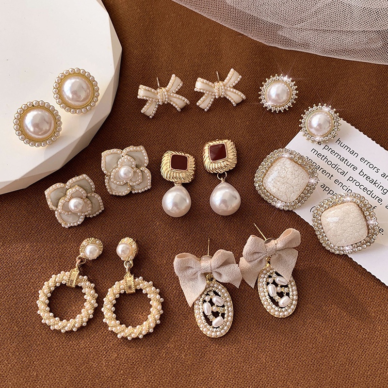 Bông tai ngọc trai tinh tế