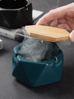 Gạt tàn sứ có nắp
