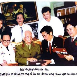 Máy cân bằng ion đa năng